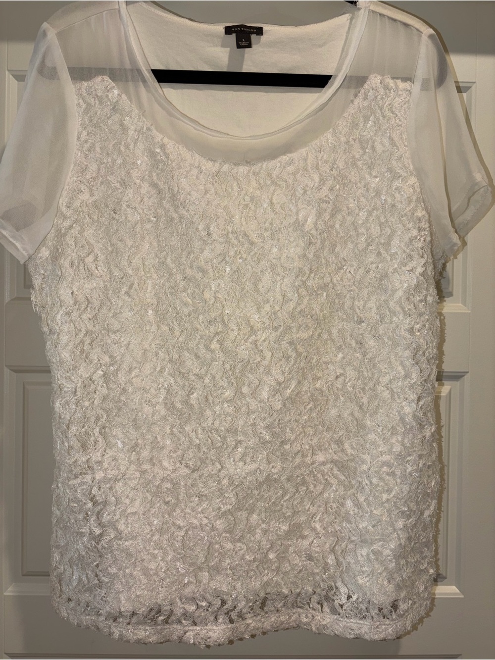 Ann Taylor White Textured Lace Short-Sleeve blouse